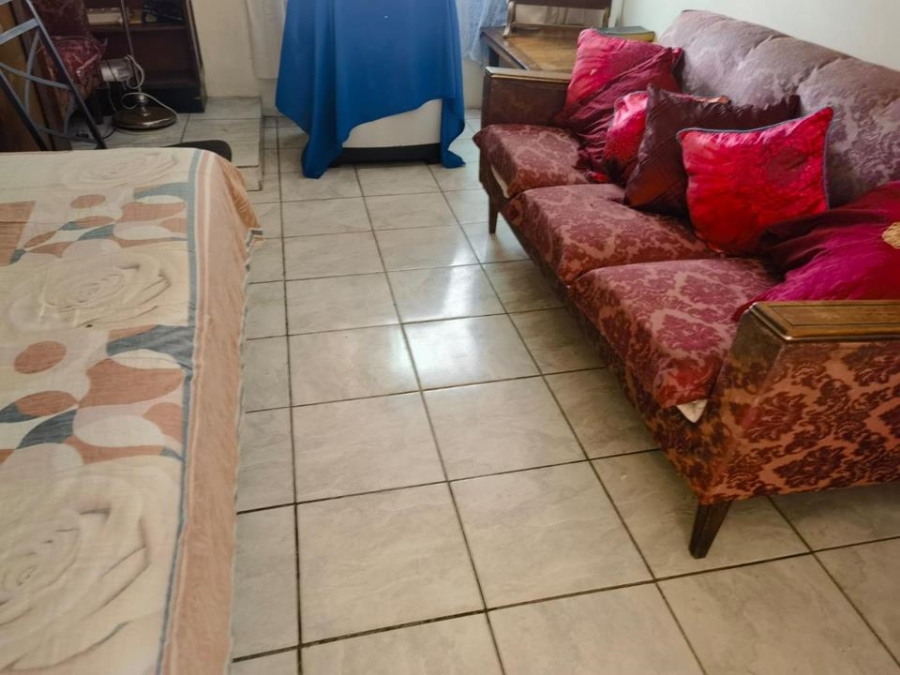 4 Bedroom Property for Sale in Lavender Hill Western Cape